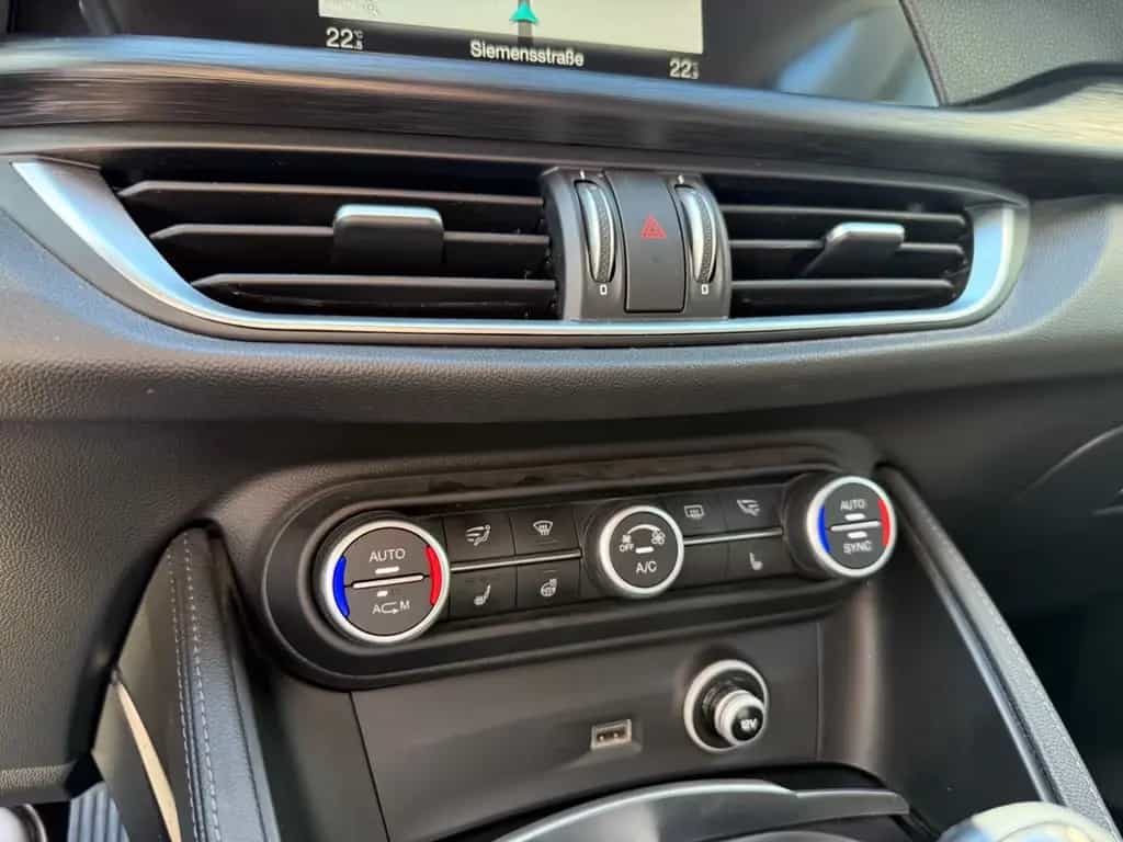 Alfa Romeo Stelvio 2WD*BlueMontecarlo*Kamera*Automatik* 06/2020-photo-15