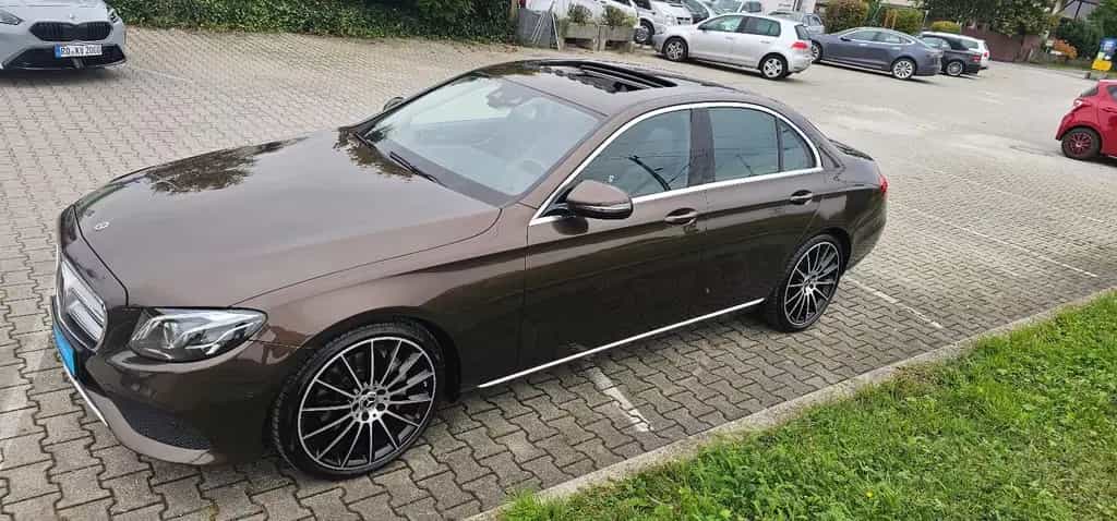 Mercedes-Benz E 350 E*350d*Lim.*Avantgarde*Widescreen*Multibeam*MEGA 07/2017-photo-1