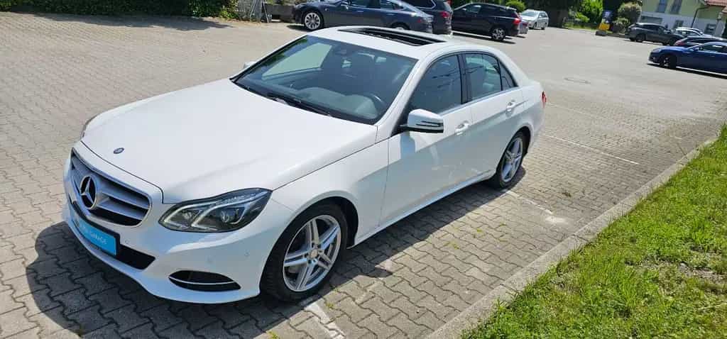 Mercedes-Benz E 200 E*200*CGI*Lim.*7G-TRONIC*Avantgarde*LED*SHD* 04/2016-photo-1