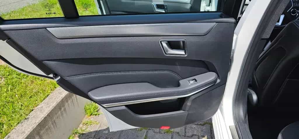 Mercedes-Benz E 200 E*200*CGI*Lim.*7G-TRONIC*Avantgarde*LED*SHD* 04/2016-photo-15