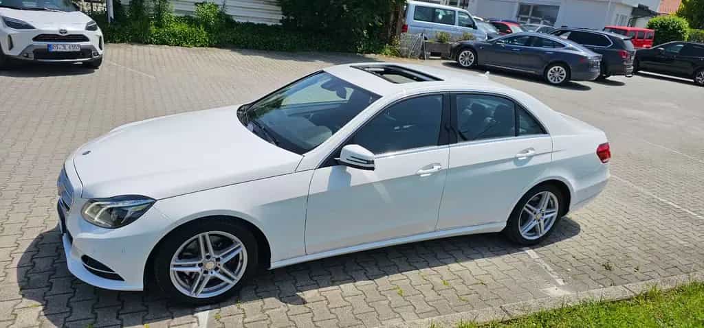 Mercedes-Benz E 200 E*200*CGI*Lim.*7G-TRONIC*Avantgarde*LED*SHD* 04/2016-photo-2