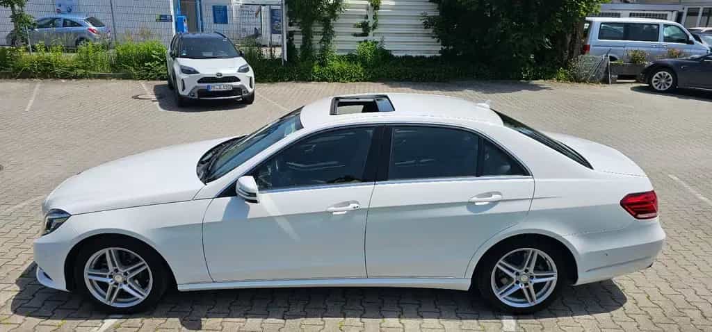 Mercedes-Benz E 200 E*200*CGI*Lim.*7G-TRONIC*Avantgarde*LED*SHD* 04/2016-photo-3
