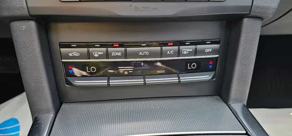 Mercedes-Benz E 200 E*200*CGI*Lim.*7G-TRONIC*Avantgarde*LED*SHD* 04/2016-photo-37