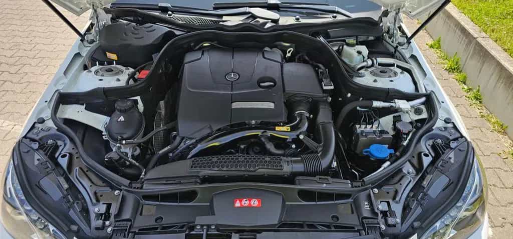 Mercedes-Benz E 200 E*200*CGI*Lim.*7G-TRONIC*Avantgarde*LED*SHD* 04/2016-photo-49
