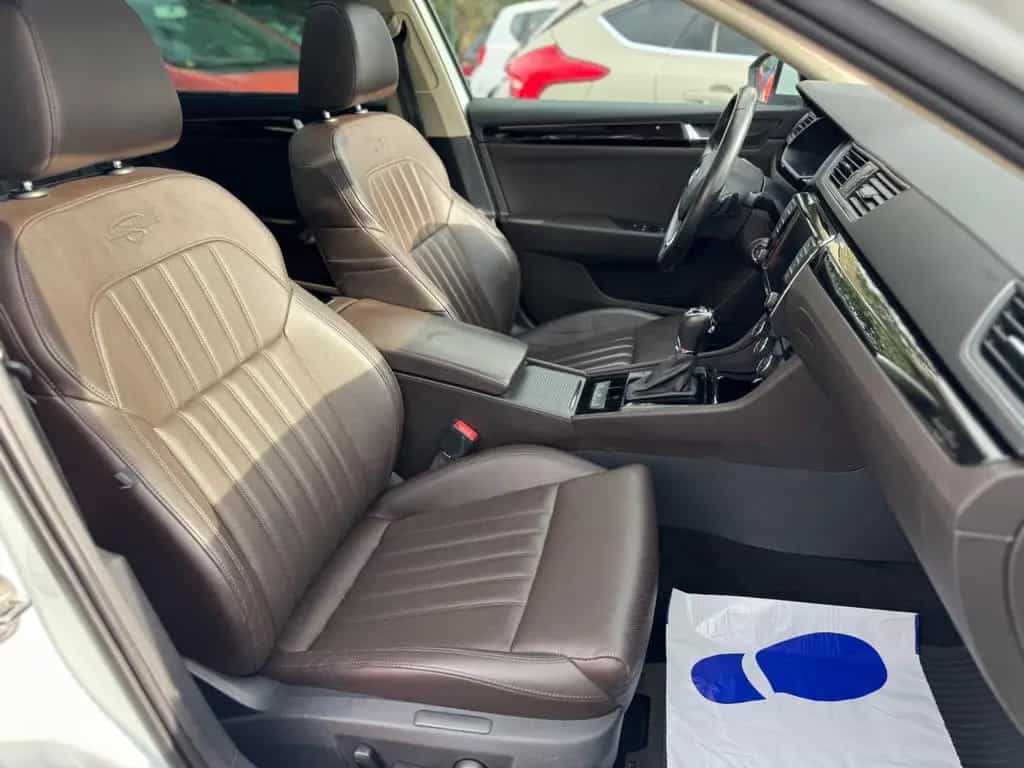 Skoda Superb 2.0 TSI 162kW Green tec DSG L&K Combi 08/2016-photo-10