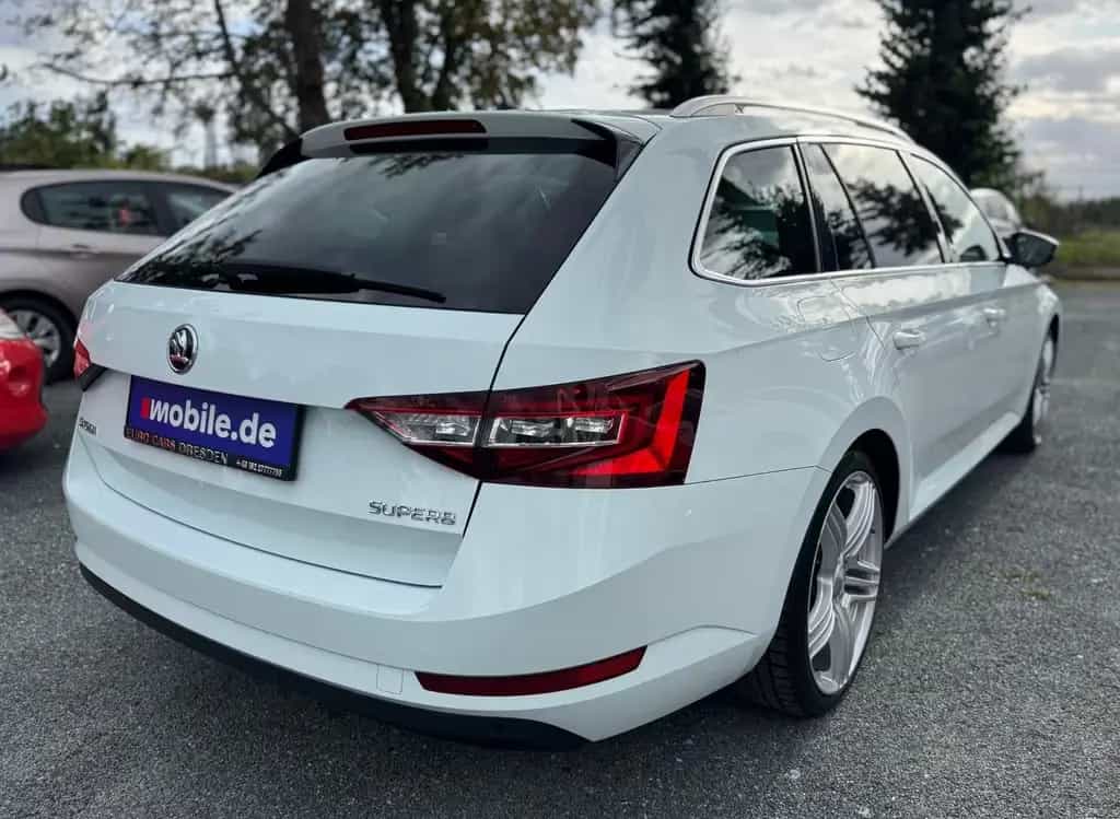 Skoda Superb 2.0 TSI 162kW Green tec DSG L&K Combi 08/2016-photo-3