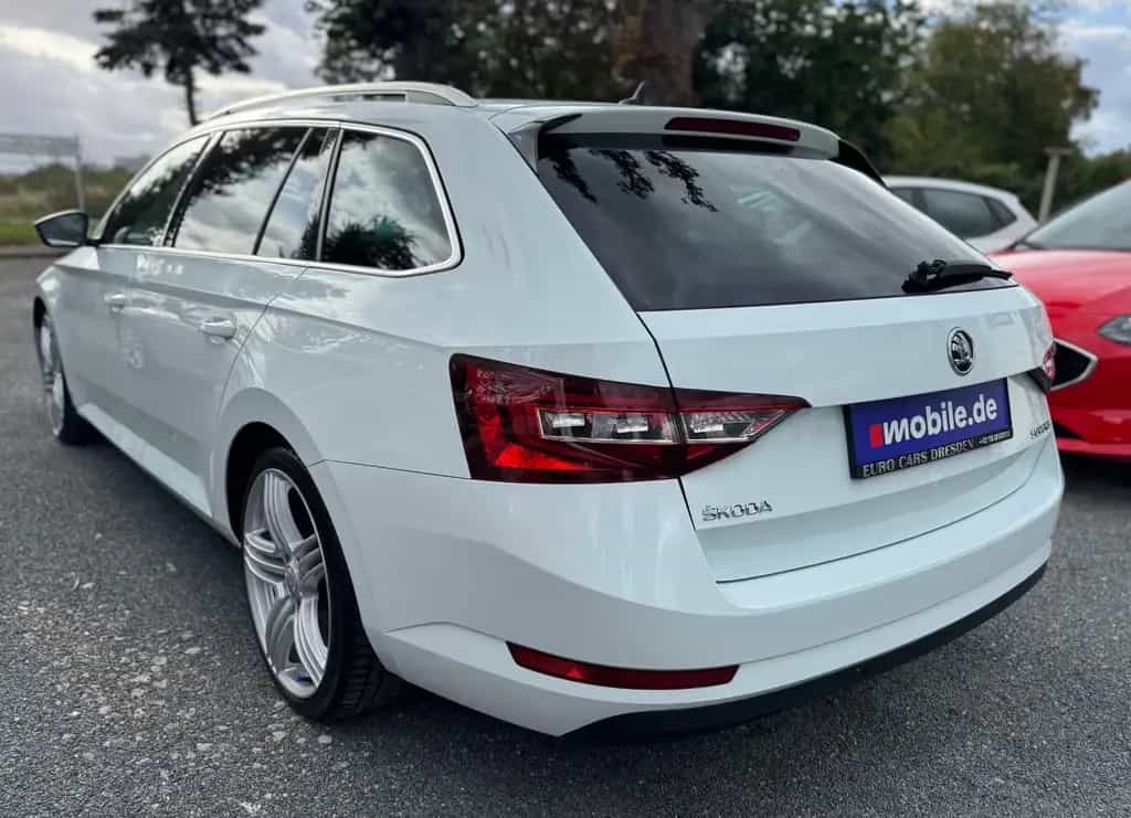 Skoda Superb 2.0 TSI 162kW Green tec DSG L&K Combi 08/2016-photo-4