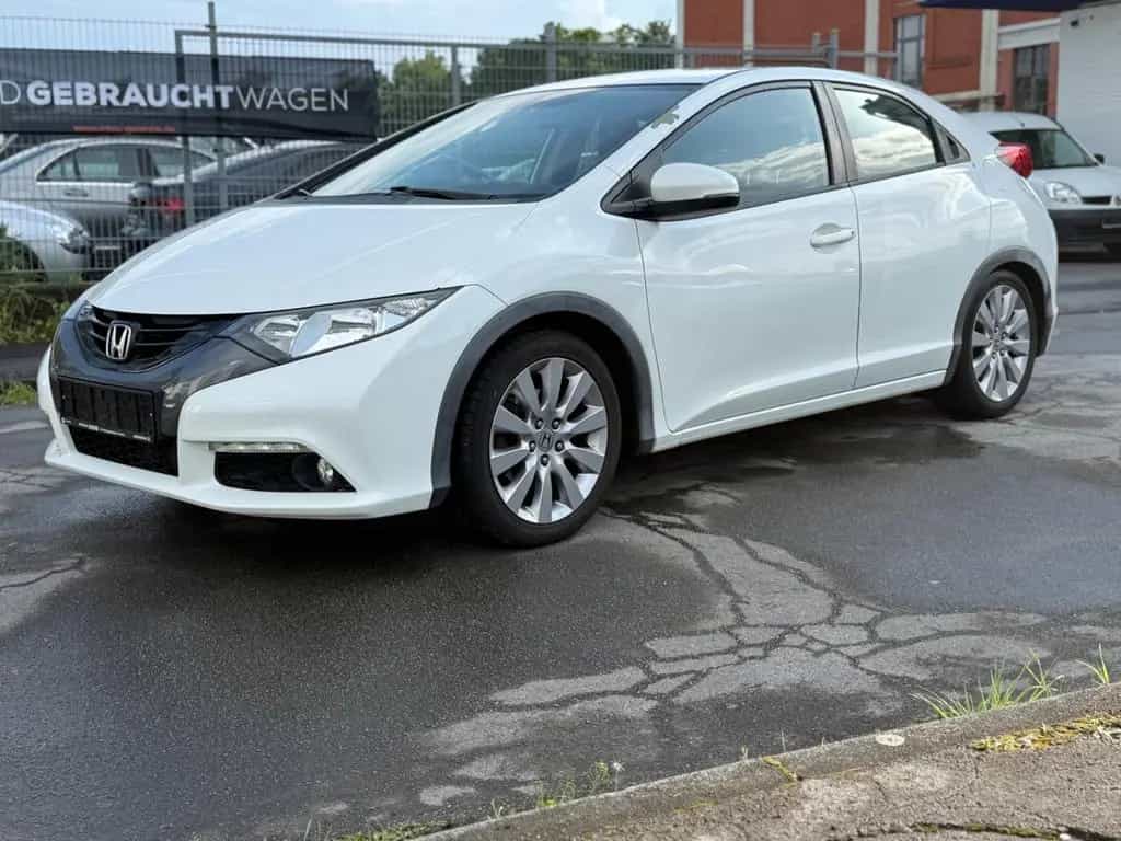 Honda Civic Lim. 5-trg. 1.6 i-DTEC Sport Tüv 03-2028 09/2013-photo-1