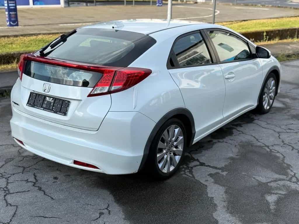 Honda Civic Lim. 5-trg. 1.6 i-DTEC Sport Tüv 03-2028 09/2013-photo-12