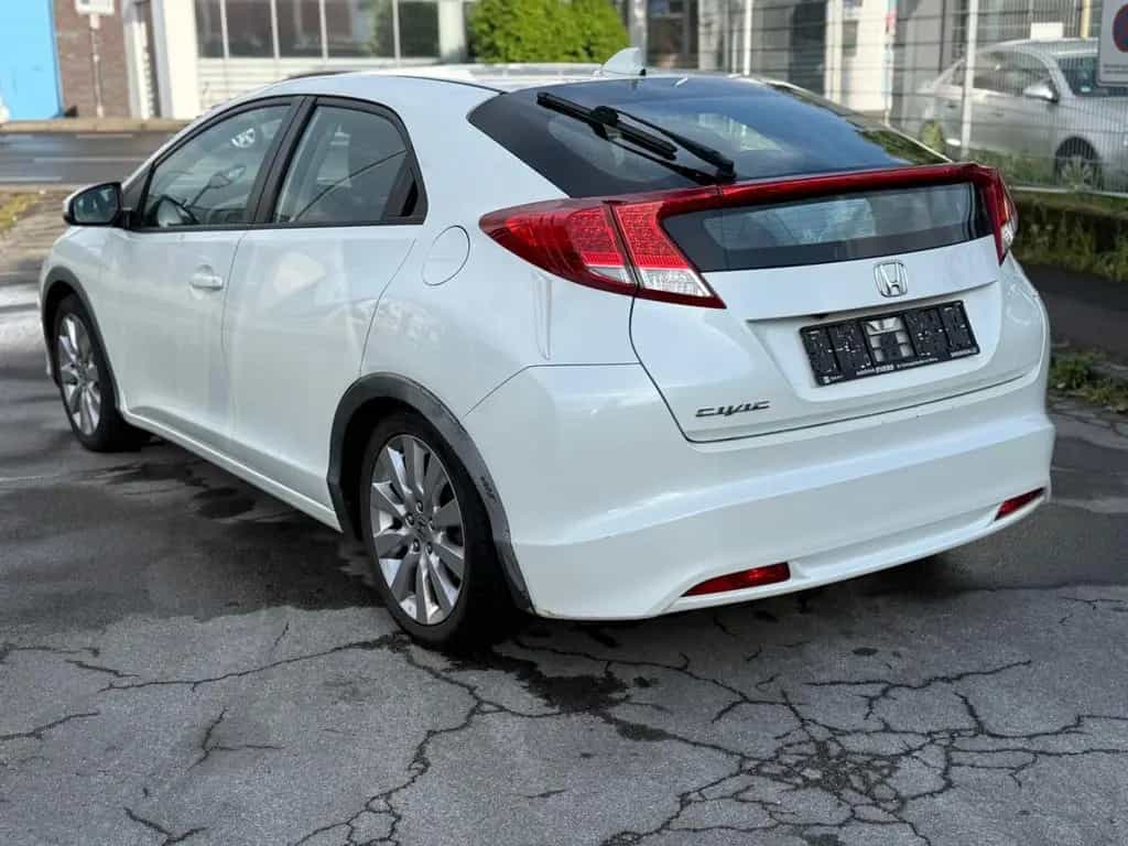 Honda Civic Lim. 5-trg. 1.6 i-DTEC Sport Tüv 03-2028 09/2013-photo-15
