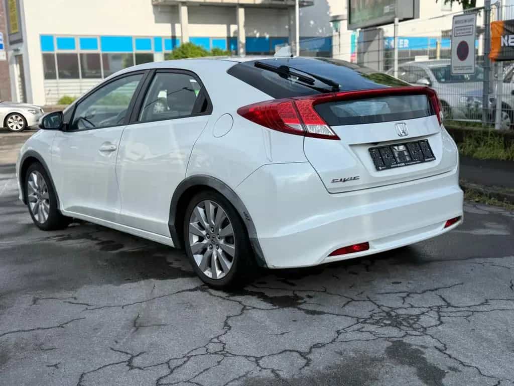Honda Civic Lim. 5-trg. 1.6 i-DTEC Sport Tüv 03-2028 09/2013-photo-17
