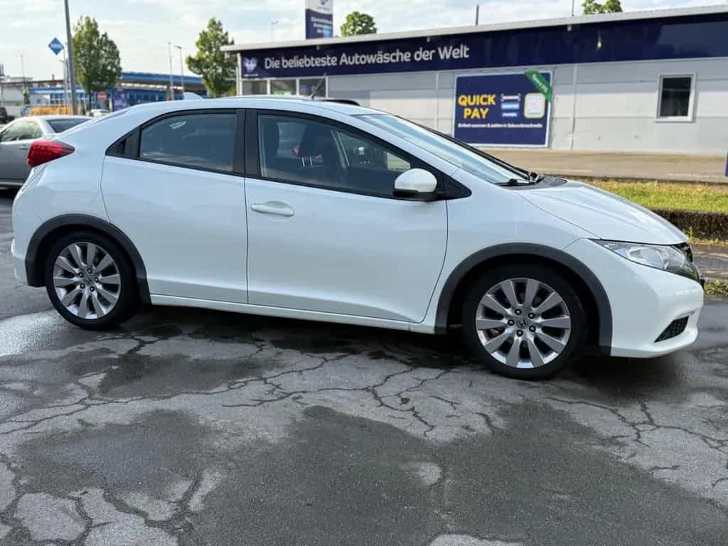 Honda Civic Lim. 5-trg. 1.6 i-DTEC Sport Tüv 03-2028 09/2013-photo-8