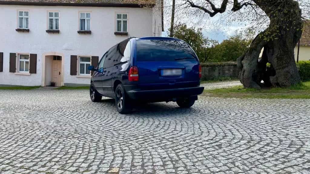 Chrysler Voyager gen.3 (2.5 TD) 02/1998-photo-6