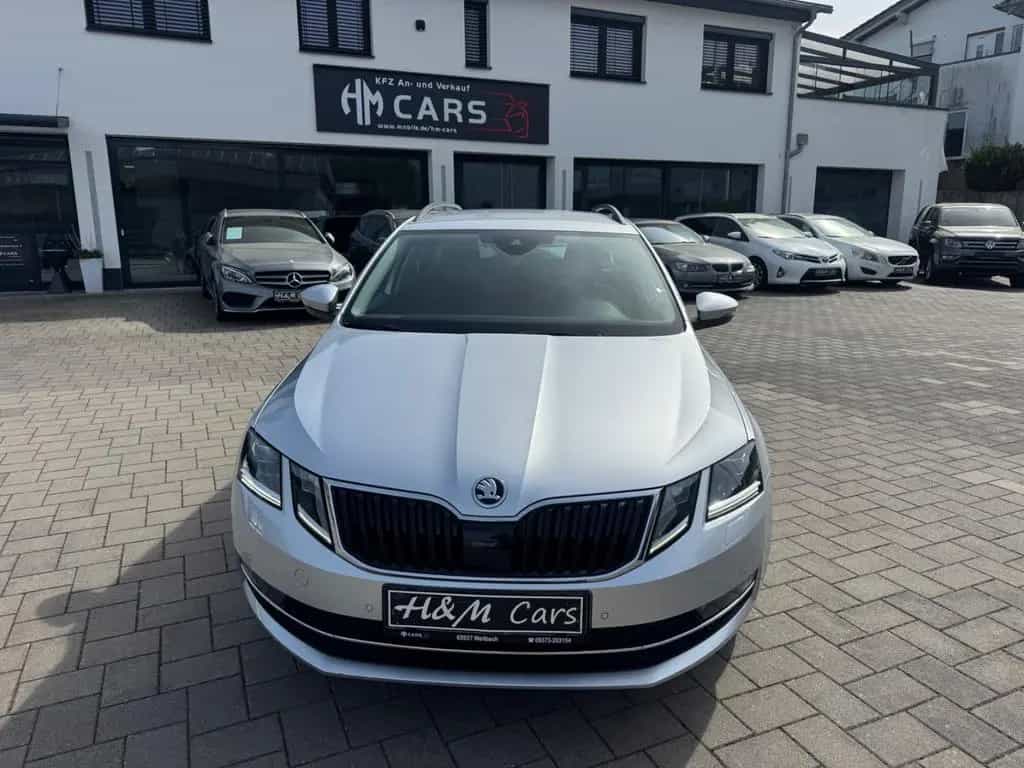 Skoda Octavia Combi Style/Aut/LED/ACC 09/2017-photo-1