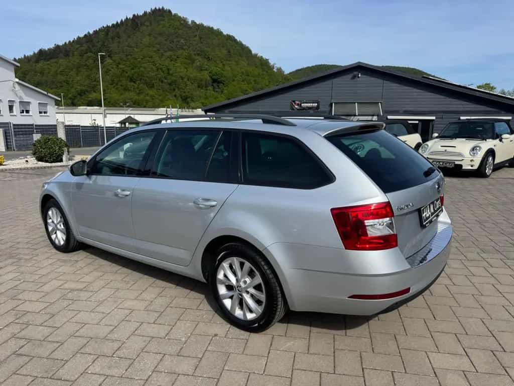 Skoda Octavia Combi Style/Aut/LED/ACC 09/2017-photo-4