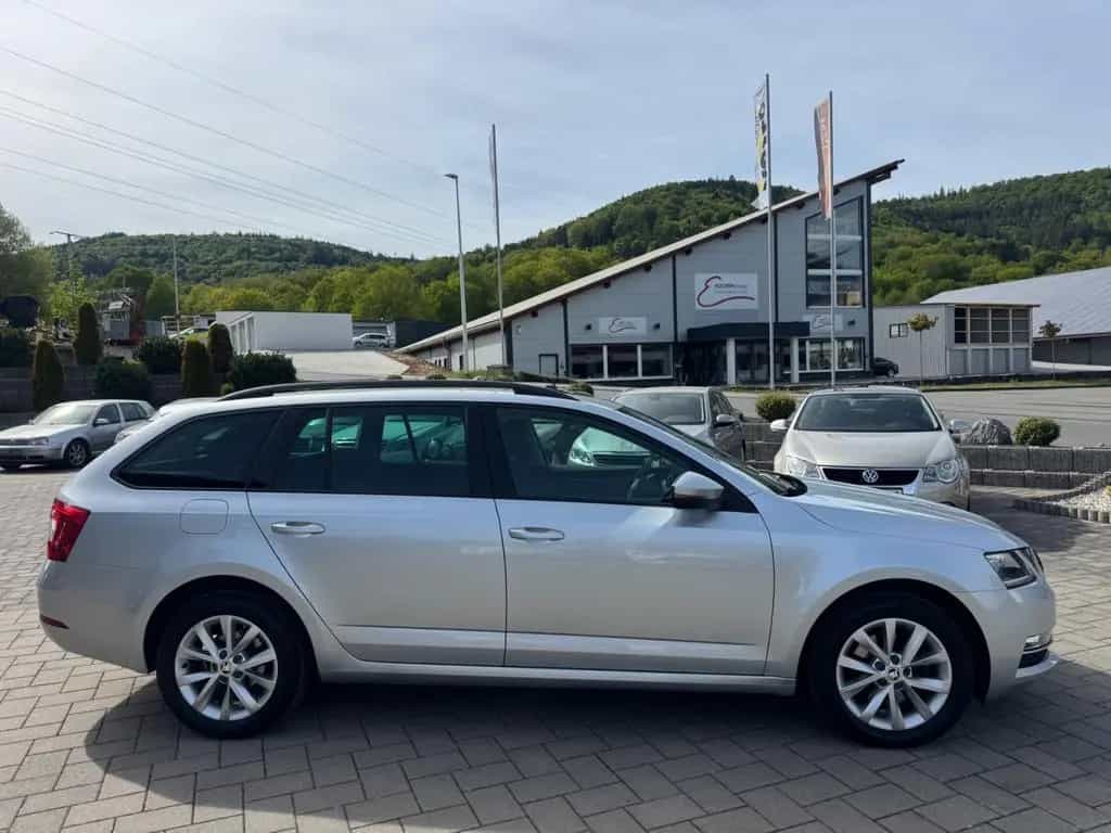 Skoda Octavia Combi Style/Aut/LED/ACC 09/2017-photo-7