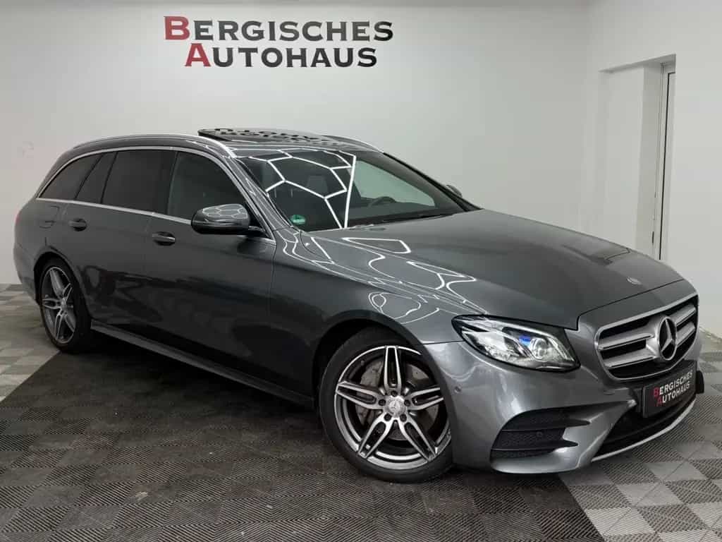 Mercedes-Benz E 200 AMG-Line*Schiebedach*LED*Burmester*Kamera* 10/2017-photo-0