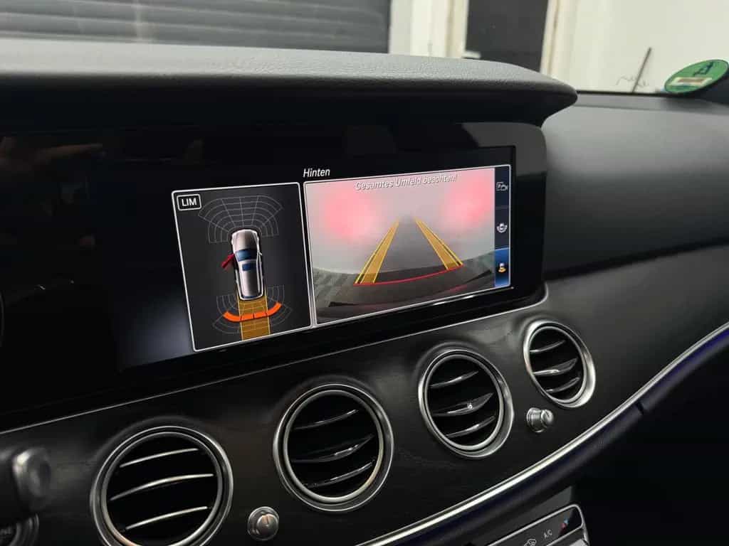 Mercedes-Benz E 200 AMG-Line*Schiebedach*LED*Burmester*Kamera* 10/2017-photo-13
