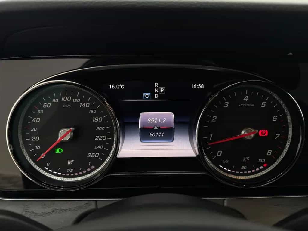 Mercedes-Benz E 200 AMG-Line*Schiebedach*LED*Burmester*Kamera* 10/2017-photo-14