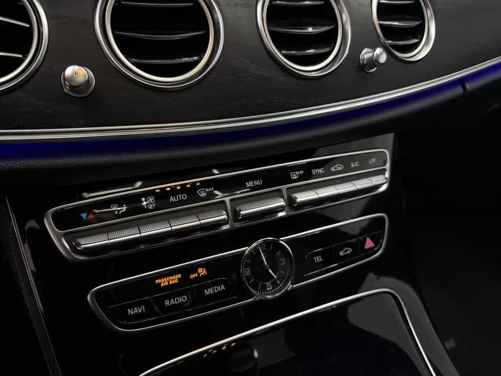 Mercedes-Benz E 200 AMG-Line*Schiebedach*LED*Burmester*Kamera* 10/2017-photo-16