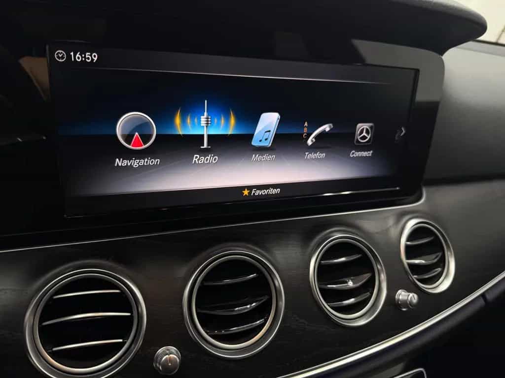 Mercedes-Benz E 200 AMG-Line*Schiebedach*LED*Burmester*Kamera* 10/2017-photo-19