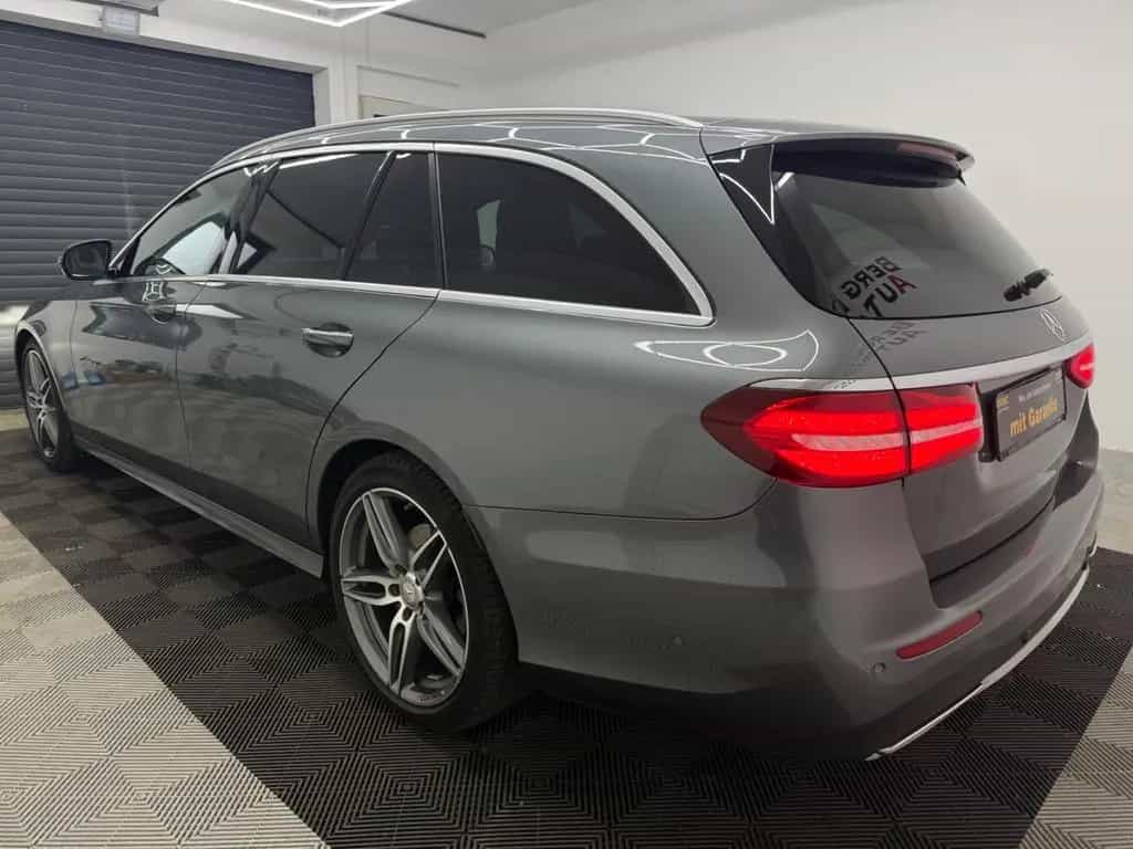 Mercedes-Benz E 200 AMG-Line*Schiebedach*LED*Burmester*Kamera* 10/2017-photo-4