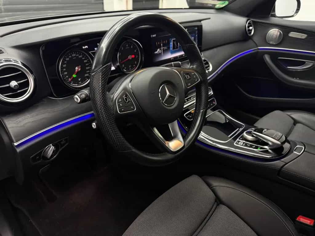 Mercedes-Benz E 200 AMG-Line*Schiebedach*LED*Burmester*Kamera* 10/2017-photo-9