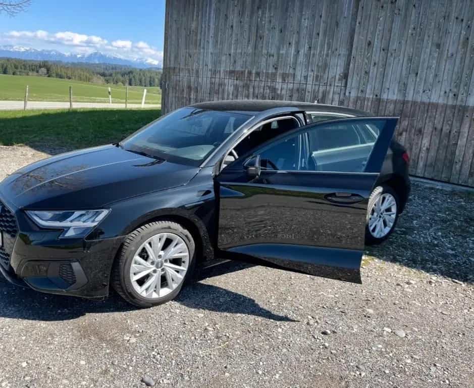 Audi A3 35 TFSI S Tronic Sportback, mythosschwarz 02/2021-photo-1