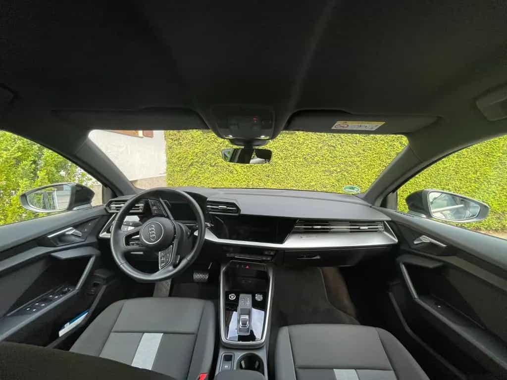 Audi A3 35 TFSI S Tronic Sportback, mythosschwarz 02/2021-photo-2
