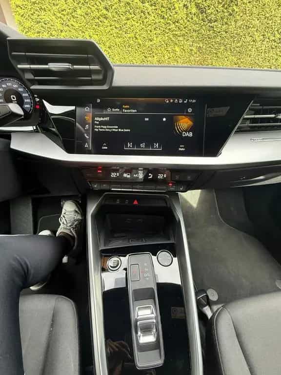 Audi A3 35 TFSI S Tronic Sportback, mythosschwarz 02/2021-photo-7