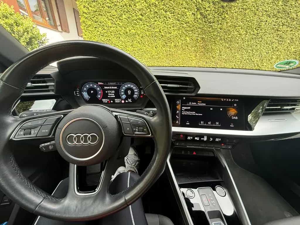 Audi A3 35 TFSI S Tronic Sportback, mythosschwarz 02/2021-photo-8