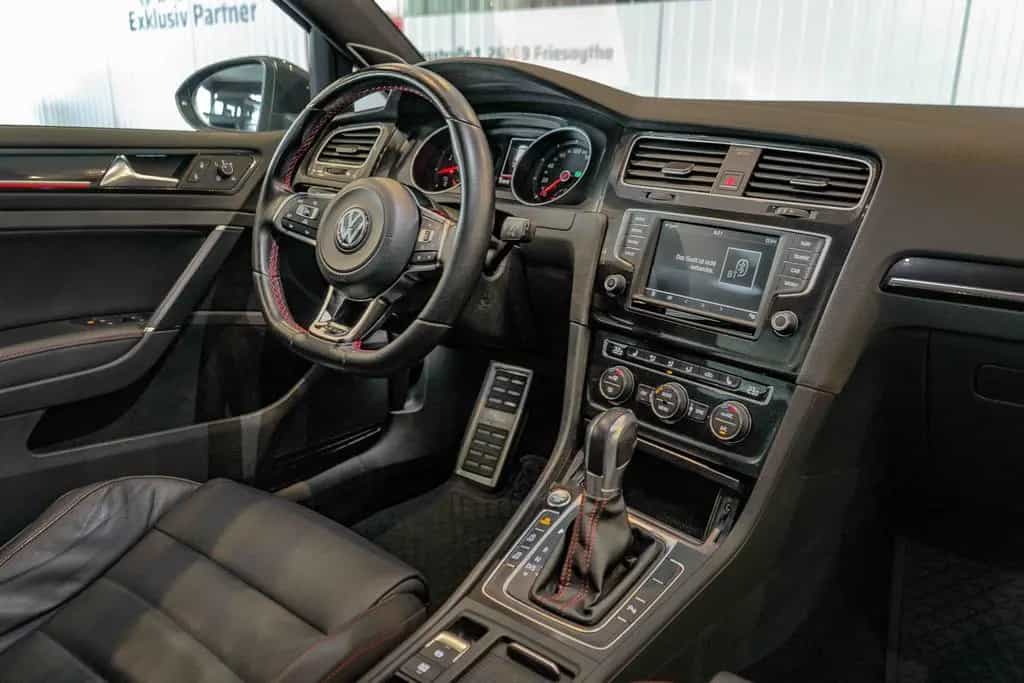 Volkswagen Golf VII Lim. GTI Performance DSG Leder DYNAUDIO 11/2016-photo-14