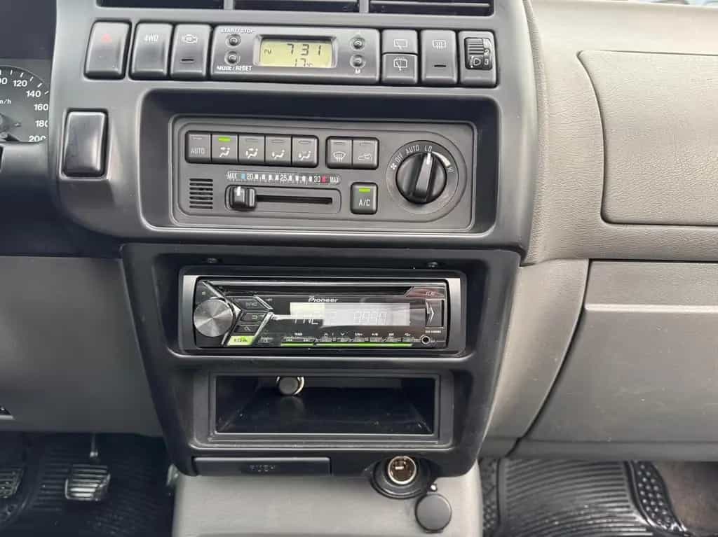 Isuzu *Trooper*3,0*DTI*Silver Edition*Klima*Panorama* 07/2002-photo-12