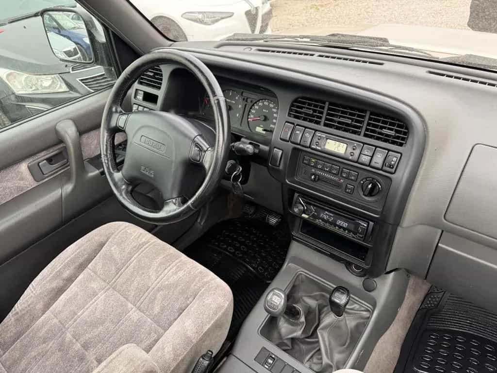 Isuzu *Trooper*3,0*DTI*Silver Edition*Klima*Panorama* 07/2002-photo-9