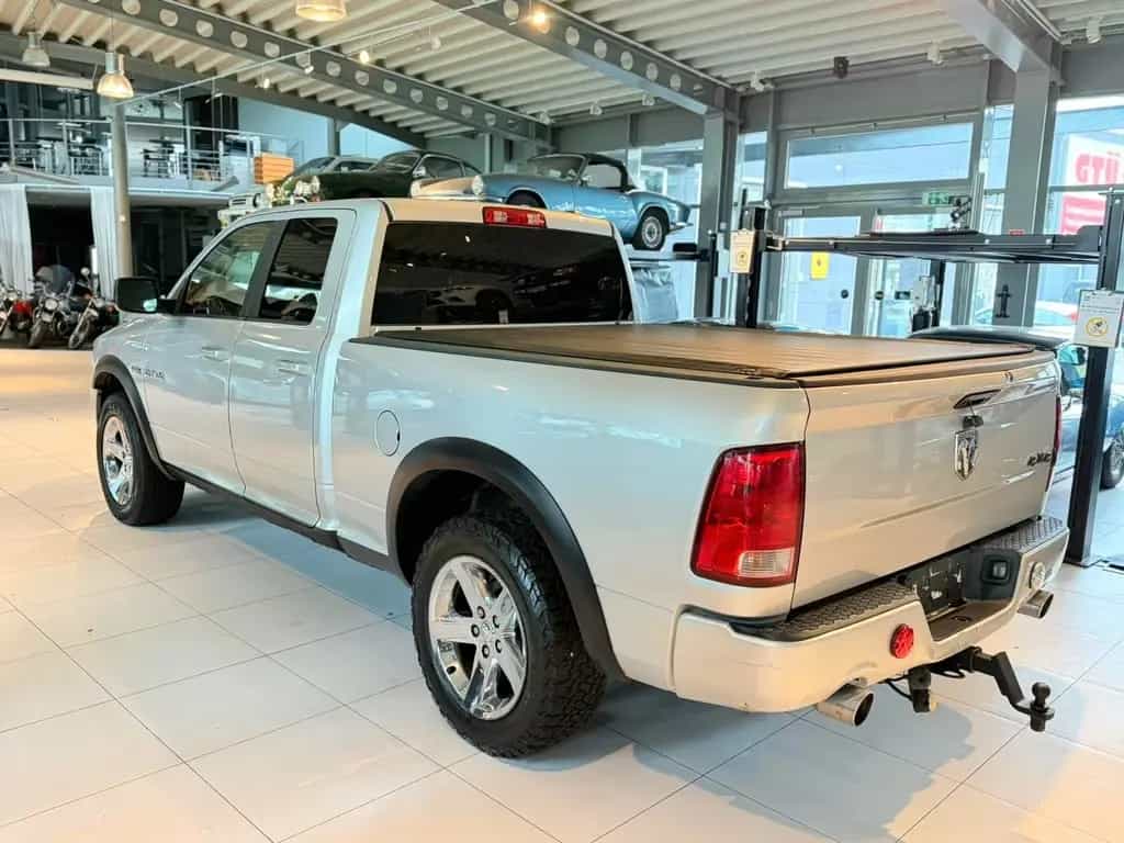 Dodge RAM 5.7 V8 1500 HEMI 4X4 D-CAB"TÜV-06/27" 06/2009-photo-2
