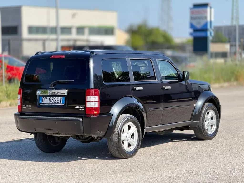 Dodge Nitro 2.8 CRD 4x4 2010 Garanzia 12 mesi 08/2010-photo-2