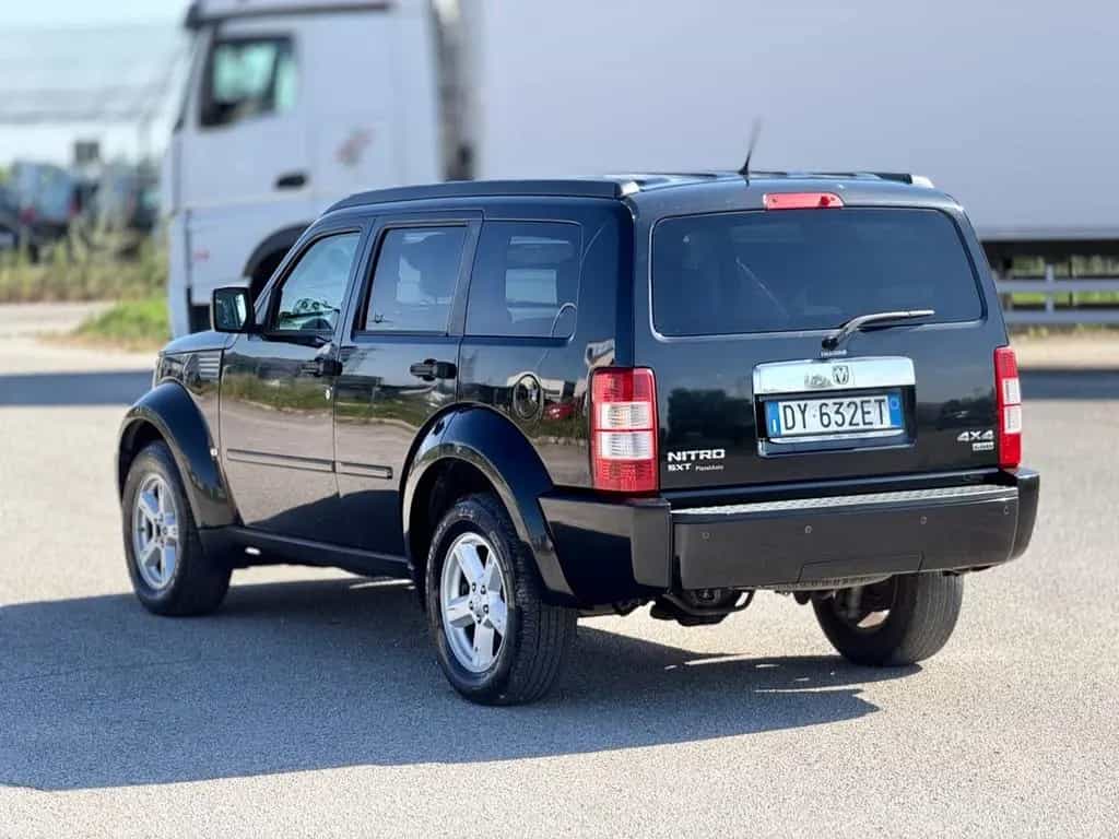 Dodge Nitro 2.8 CRD 4x4 2010 Garanzia 12 mesi 08/2010-photo-3