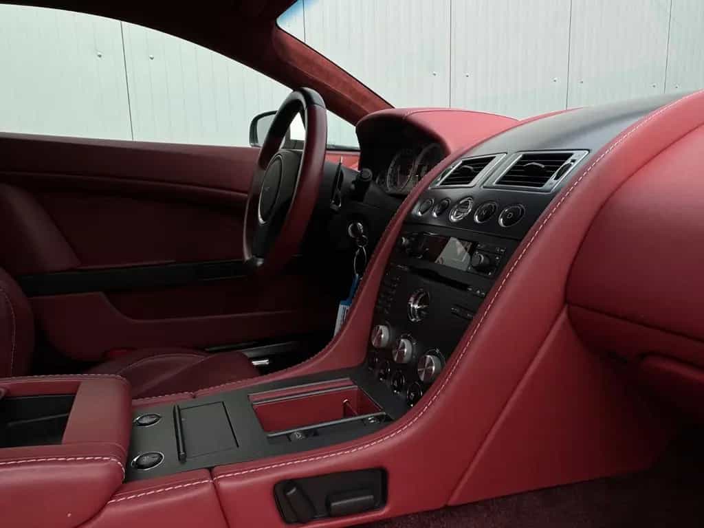 Aston Martin V8 Vantage 4.3l Sportshift Leder Bordeaux 08/2008-photo-18