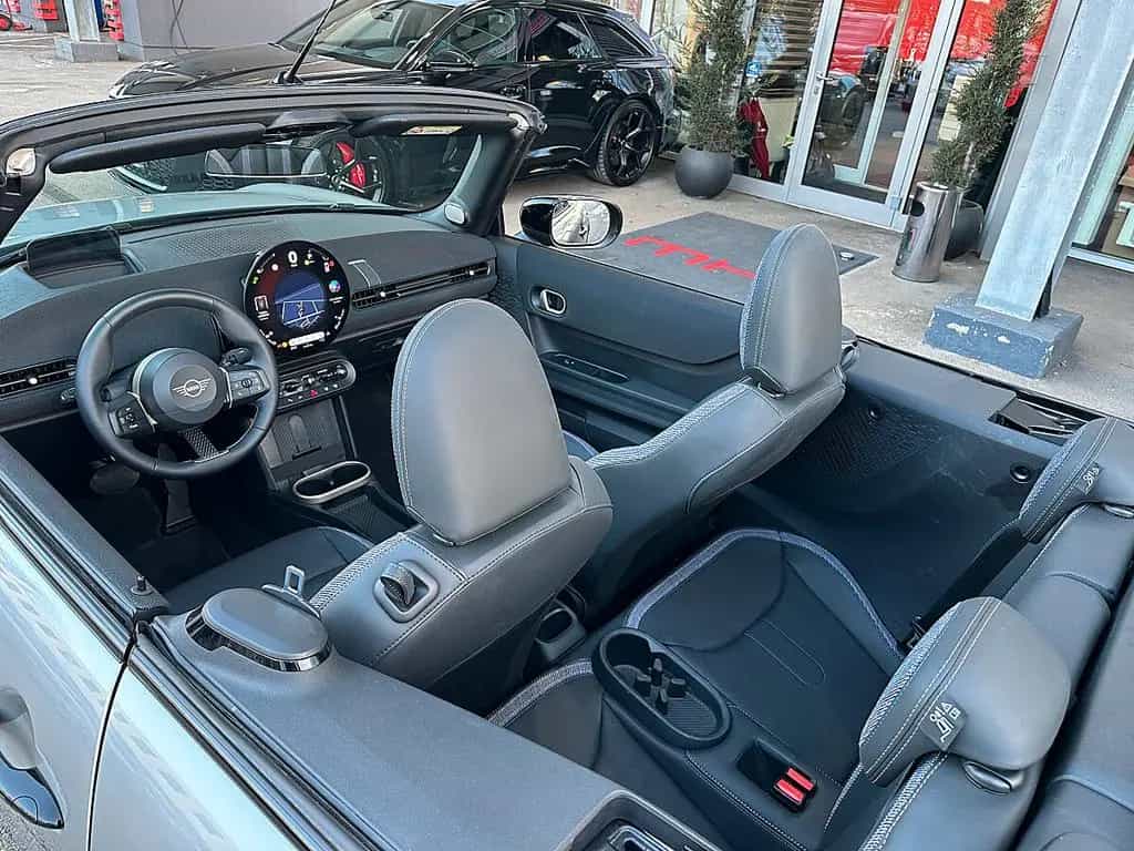 MINI Cooper C Aut. 04/2025-photo-11