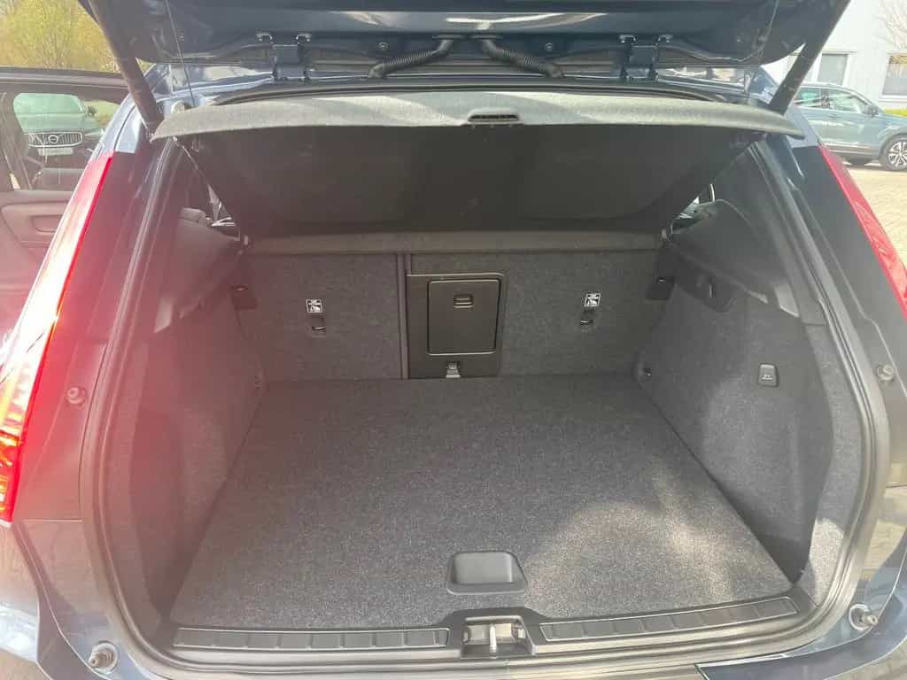 Volvo XC40 T3 Geartr. MOMENTUM PRO-20"-360-VollLED 03/2022-photo-7
