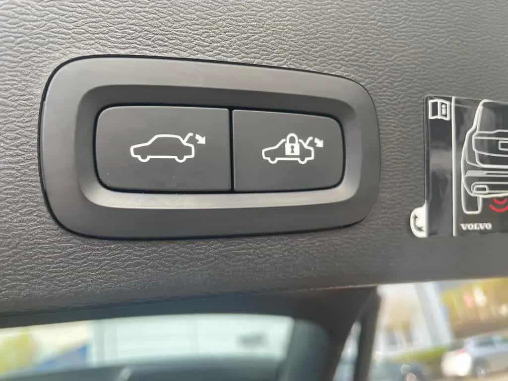 Volvo XC40 T3 Geartr. MOMENTUM PRO-20"-360-VollLED 03/2022-photo-8