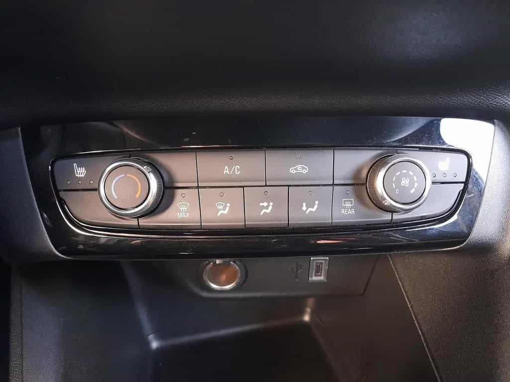 Opel Corsa F GS-Line NAVI/APP~SHZ~2xPDC~RFK~LED~DAB 05/2024-photo-21