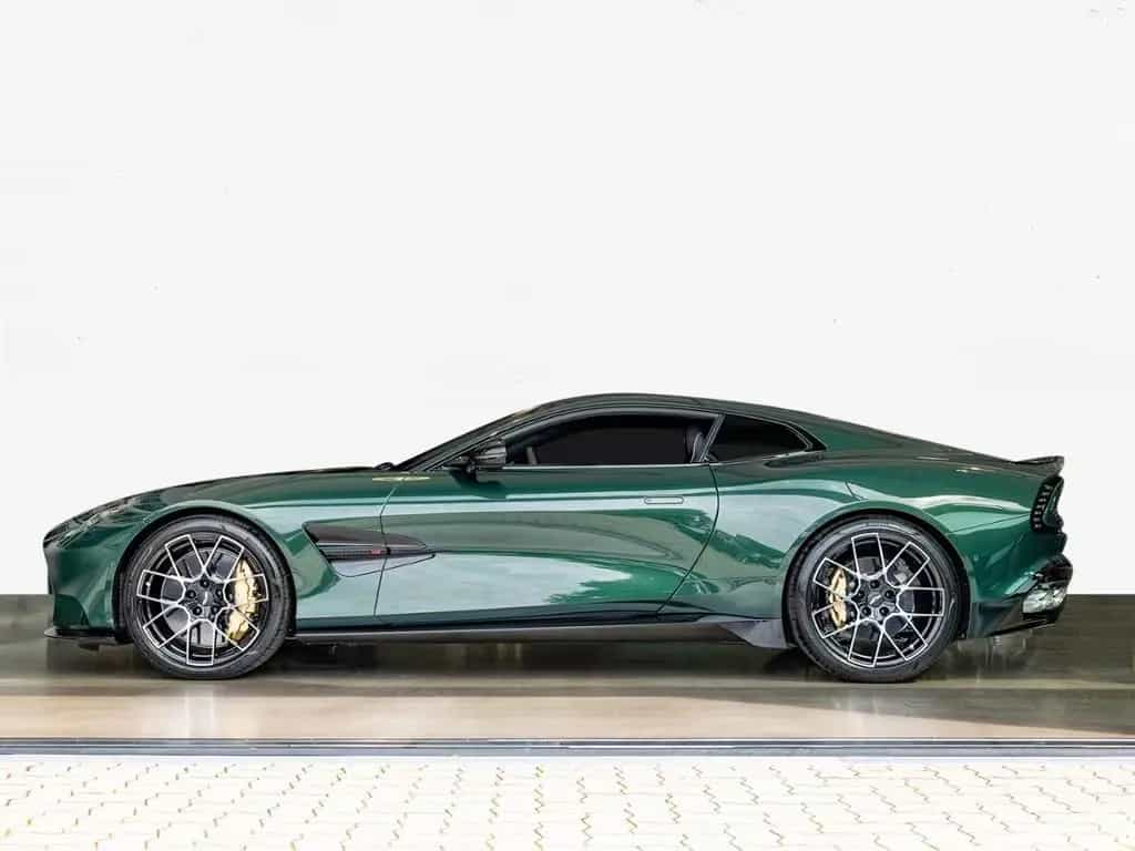 Aston Martin Vanquish Coupe Aston Martin Hamburg null-photo-8