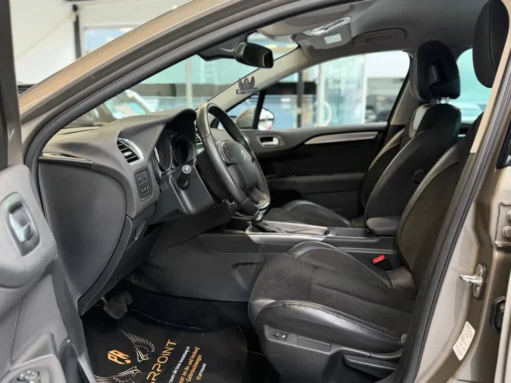 Citroën C4 Lim. Shine 1.6l /Navi/BT/PDC/SHZ/Klima 10/2017-photo-9
