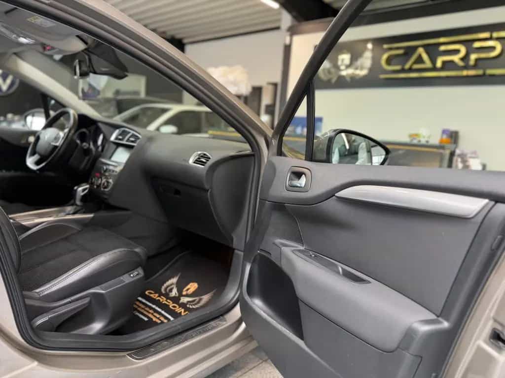 Citroën C4 Lim. Shine 1.6l /Navi/BT/PDC/SHZ/Klima 10/2017-photo-15