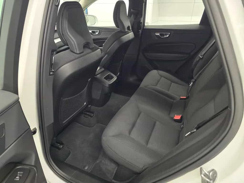 Volvo XC60 B4 D Geartronic Momentum Pro/LED/Navi/AHK 01/2022-photo-10