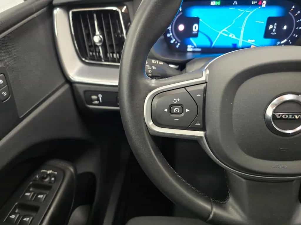 Volvo XC60 B4 D Geartronic Momentum Pro/LED/Navi/AHK 01/2022-photo-13