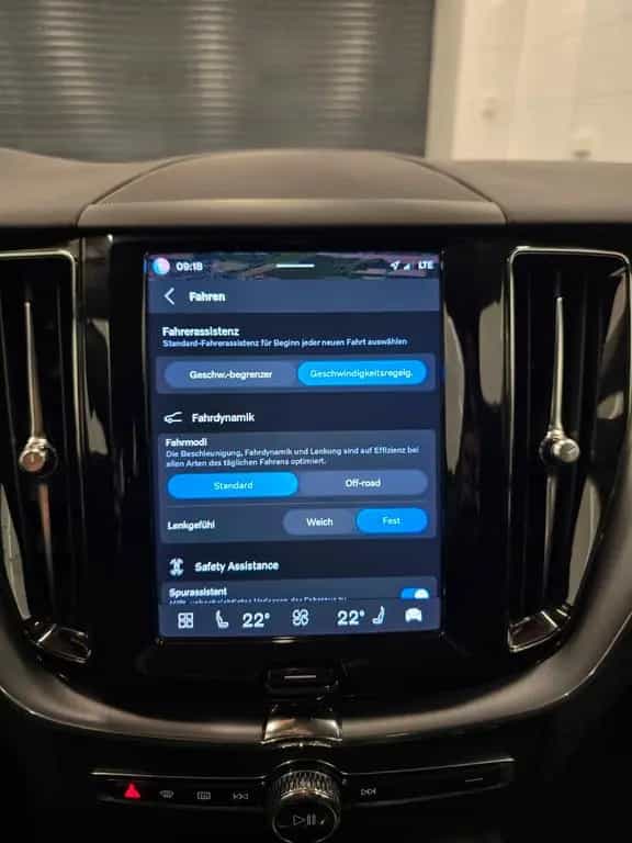 Volvo XC60 B4 D Geartronic Momentum Pro/LED/Navi/AHK 01/2022-photo-22