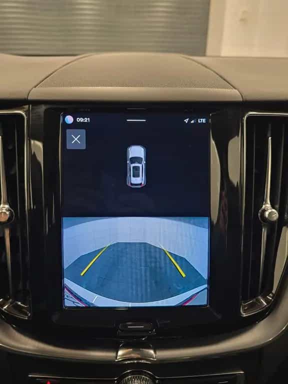 Volvo XC60 B4 D Geartronic Momentum Pro/LED/Navi/AHK 01/2022-photo-28