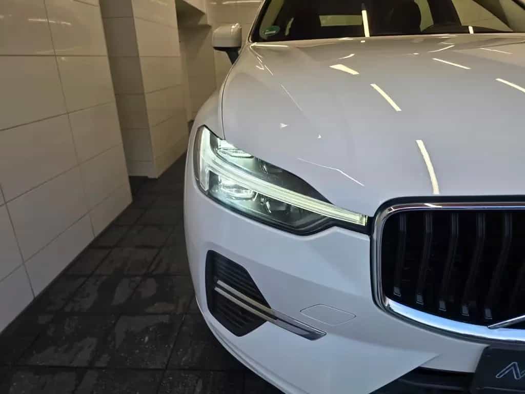 Volvo XC60 B4 D Geartronic Momentum Pro/LED/Navi/AHK 01/2022-photo-4